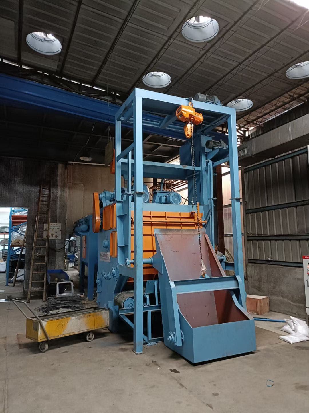 自动上下料履带式抛丸机---具体电联咨询为准