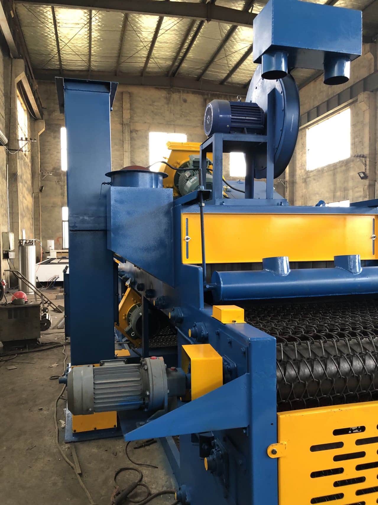 中型网带式抛丸机---具体电联咨询为准